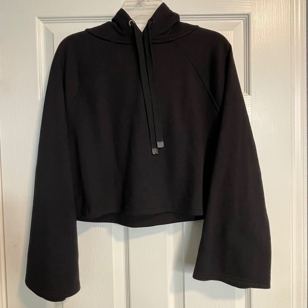 Athleta‎ Womens XS Black Cropped Hoodie Wide Bell Sleeve Relaxed Fit Sweatshirt